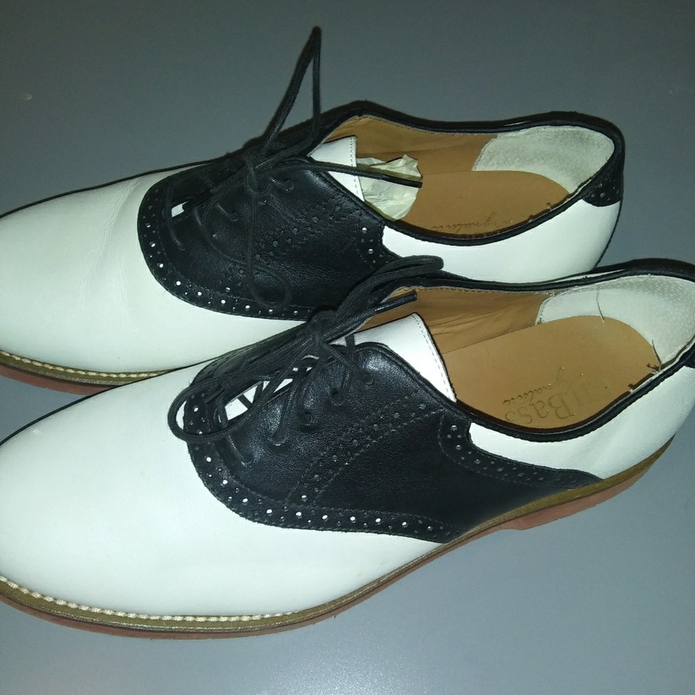 Shoes - Picture 3 of 5